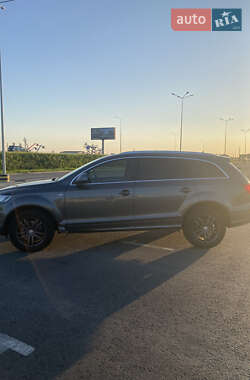 Внедорожник / Кроссовер Audi Q7 2015 в 