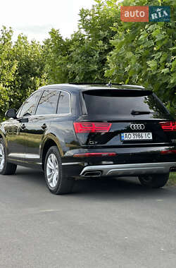 Позашляховик / Кросовер Audi Q7 2016 в 