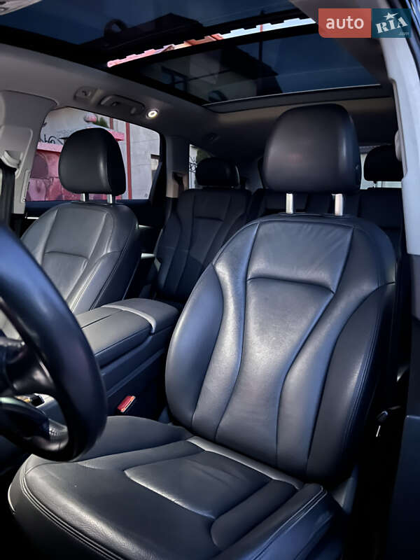 Позашляховик / Кросовер Audi Q7 2016 в Виноградові