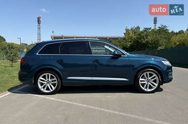 Позашляховик / Кросовер Audi Q7 2017 в 