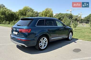 Позашляховик / Кросовер Audi Q7 2017 в 