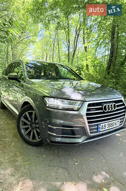 Позашляховик / Кросовер Audi Q7 2016 в Бару