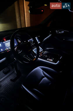 Позашляховик / Кросовер Audi Q7 2020 в 