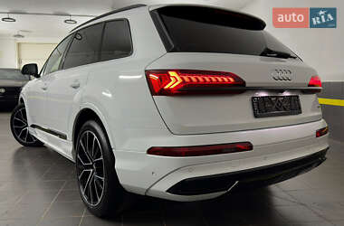Внедорожник / Кроссовер Audi Q7 2020 в 