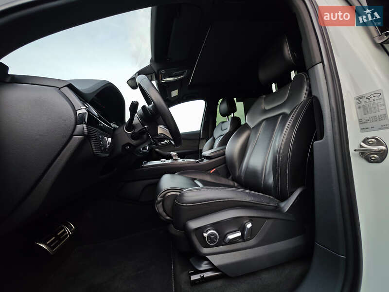 Позашляховик / Кросовер Audi Q7 2016 в Дубні