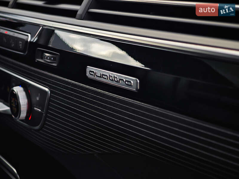 Позашляховик / Кросовер Audi Q7 2016 в Дубні