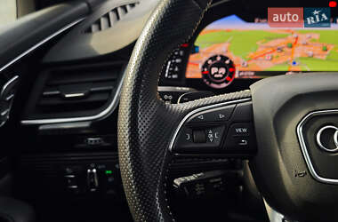 Внедорожник / Кроссовер Audi Q7 2016 в 