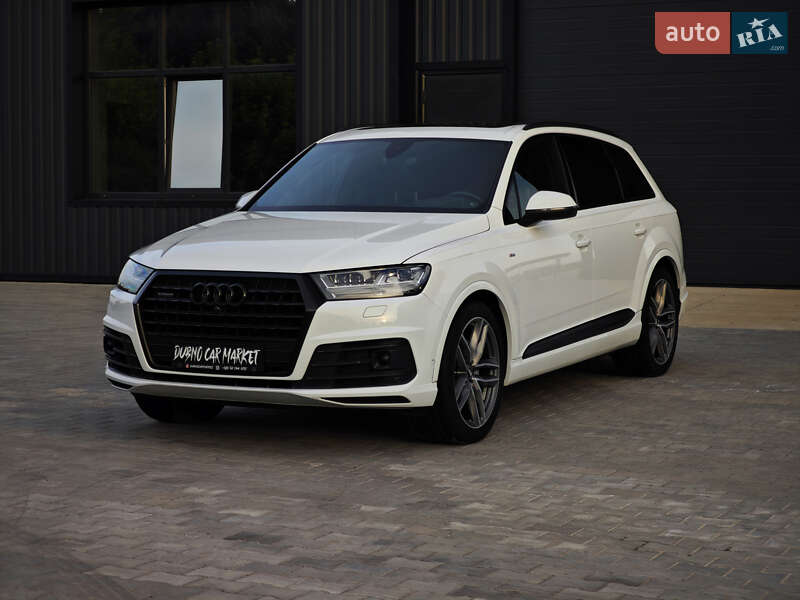 Позашляховик / Кросовер Audi Q7 2016 в Дубні