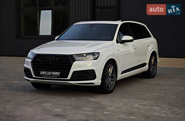 Внедорожник / Кроссовер Audi Q7 2016 в 