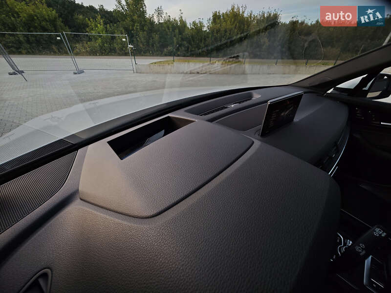 Позашляховик / Кросовер Audi Q7 2016 в Дубні