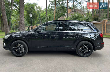 Внедорожник / Кроссовер Audi Q7 2016 в 
