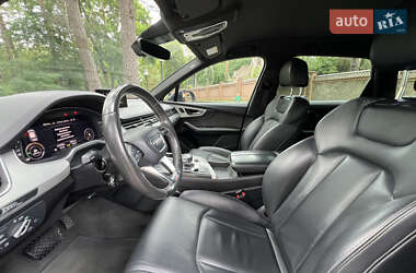Внедорожник / Кроссовер Audi Q7 2016 в 