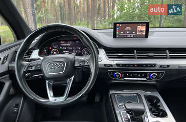 Внедорожник / Кроссовер Audi Q7 2016 в 
