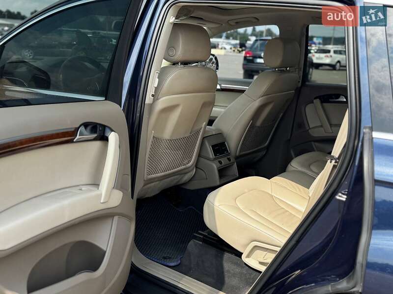 Позашляховик / Кросовер Audi Q7 2013 в Києві