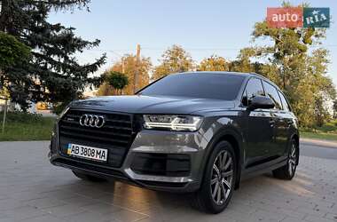Внедорожник / Кроссовер Audi Q7 2017 в 