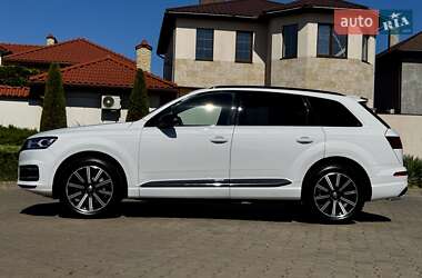 Внедорожник / Кроссовер Audi Q7 2017 в 
