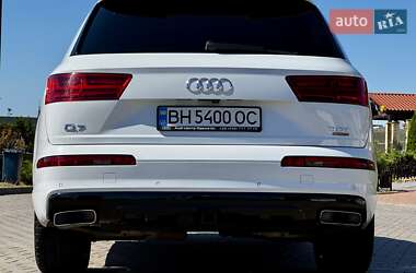 Внедорожник / Кроссовер Audi Q7 2017 в 