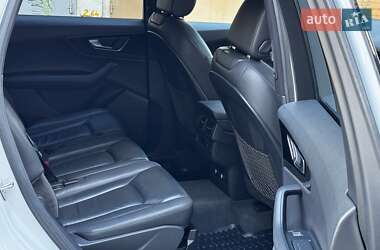 Внедорожник / Кроссовер Audi Q7 2017 в 