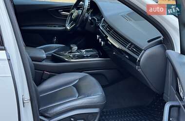 Внедорожник / Кроссовер Audi Q7 2017 в 