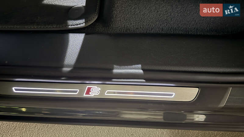 Позашляховик / Кросовер Audi Q7 2020 в Києві