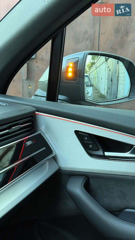 Позашляховик / Кросовер Audi Q7 2020 в Києві