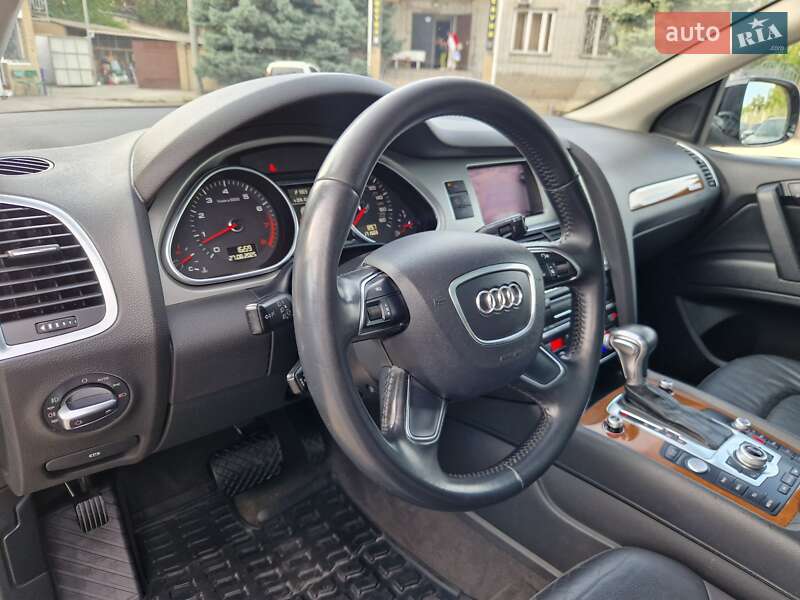 Внедорожник / Кроссовер Audi Q7 2015 в Днепре