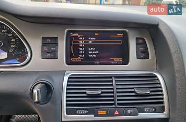 Внедорожник / Кроссовер Audi Q7 2015 в 