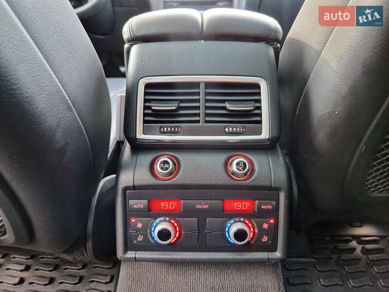 Внедорожник / Кроссовер Audi Q7 2015 в Днепре