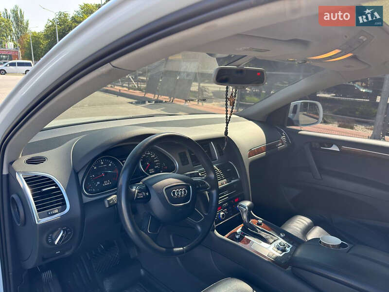 Внедорожник / Кроссовер Audi Q7 2013 в Кременчуге