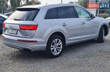 Внедорожник / Кроссовер Audi Q7 2017 в 