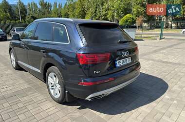 Позашляховик / Кросовер Audi Q7 2016 в 