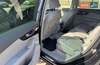 Позашляховик / Кросовер Audi Q7 2016 в 