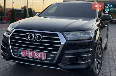 Внедорожник / Кроссовер Audi Q7 2017 в 