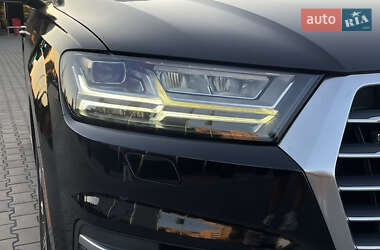 Внедорожник / Кроссовер Audi Q7 2017 в 