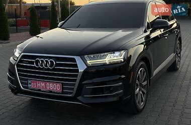 Внедорожник / Кроссовер Audi Q7 2017 в 