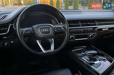 Внедорожник / Кроссовер Audi Q7 2017 в 