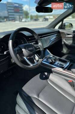 Внедорожник / Кроссовер Audi Q7 2019 в 