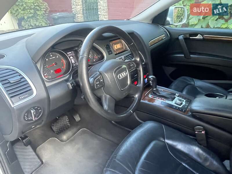 Позашляховик / Кросовер Audi Q7 2009 в Миргороді
