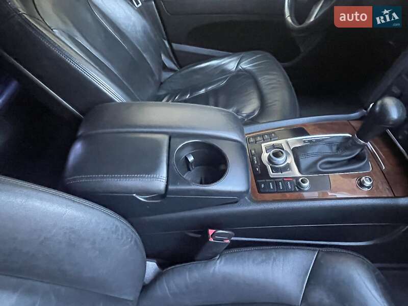 Позашляховик / Кросовер Audi Q7 2009 в Миргороді