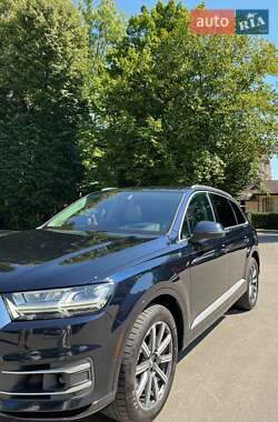 Внедорожник / Кроссовер Audi Q7 2017 в 