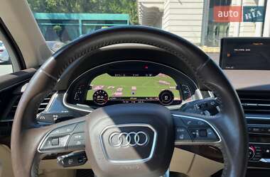 Внедорожник / Кроссовер Audi Q7 2017 в 