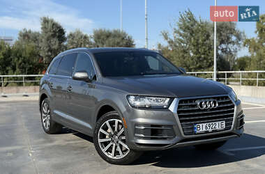 Внедорожник / Кроссовер Audi Q7 2016 в 