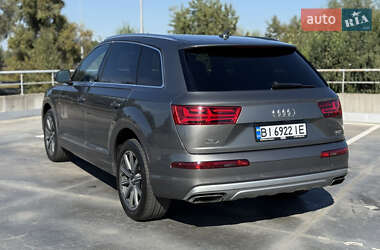 Внедорожник / Кроссовер Audi Q7 2016 в 
