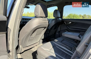 Внедорожник / Кроссовер Audi Q7 2016 в 