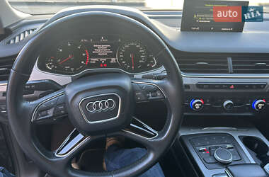Позашляховик / Кросовер Audi Q7 2017 в 
