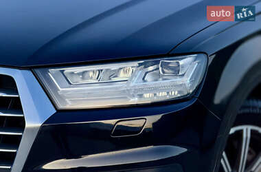 Позашляховик / Кросовер Audi Q7 2016 в 