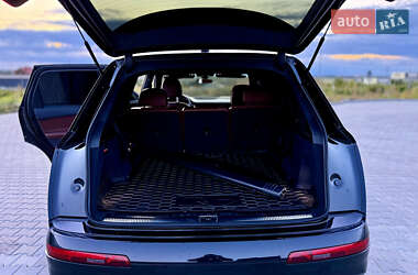 Позашляховик / Кросовер Audi Q7 2016 в 