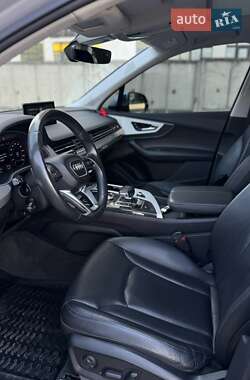 Внедорожник / Кроссовер Audi Q7 2018 в 