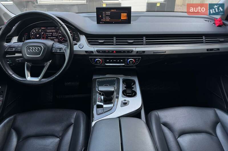 Позашляховик / Кросовер Audi Q7 2018 в Львові