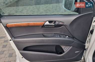 Внедорожник / Кроссовер Audi Q7 2014 в 